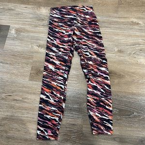 Lululemon 25” size 6